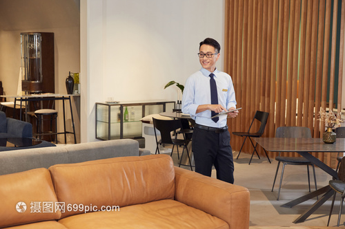 家具店销售人员的专业形象与家具销售的关键要素